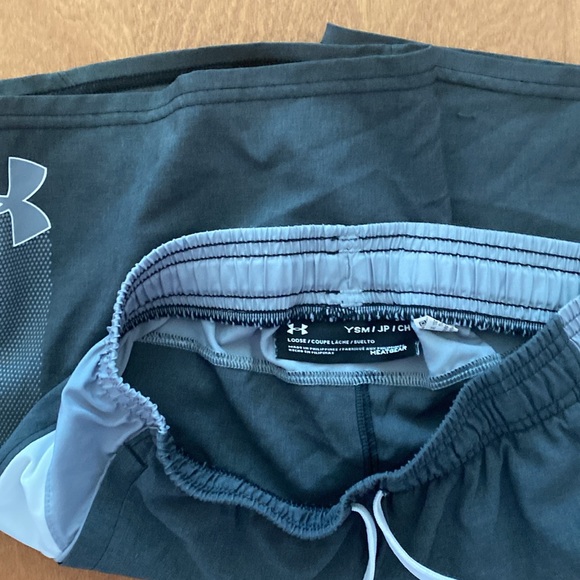 Under Armour Shorts for boys 6-8 years - Picture 4 of 4